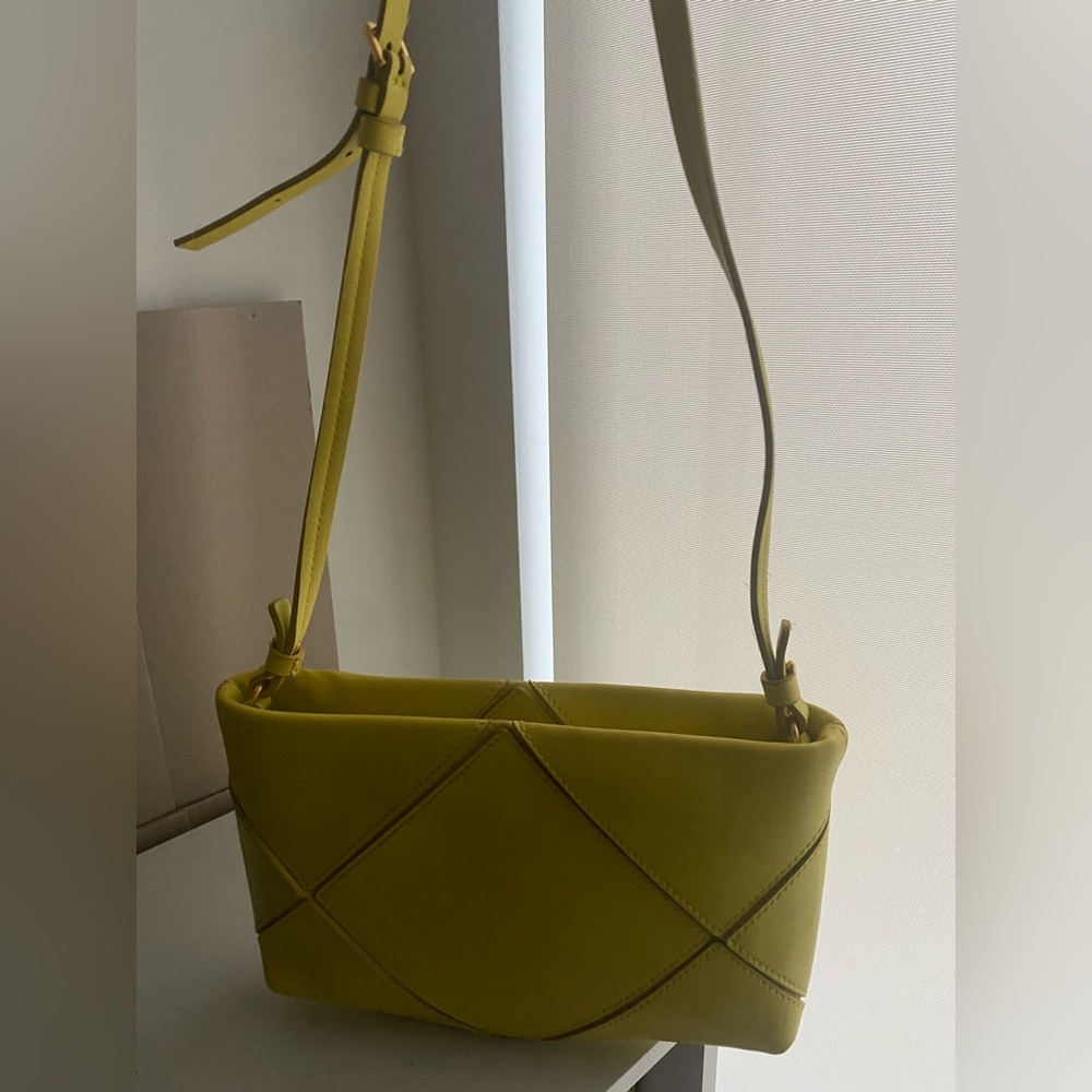 ⭐️Oroton Patch Crossbody Bag Bright Yellow⭐️